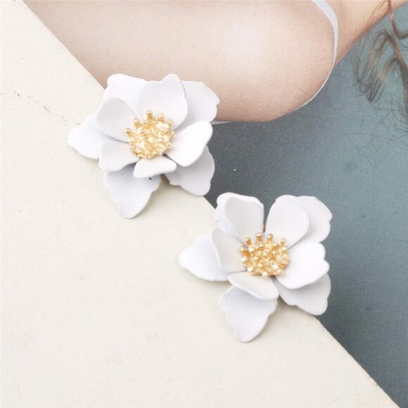 Chic Cute Boho Matte Flower Statement Stud Earrings with Gold Flower Bud for Wom - Picture 8 of 9